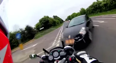 バイク事故と視野異常：交通事故から見える安全運転の課題(？)バイク事故と視野異常の関係性から考える安全運転