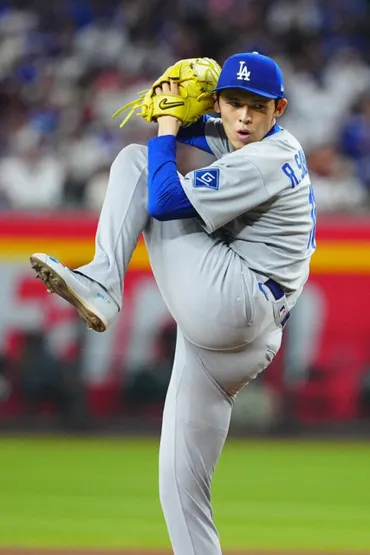 え？なんで？ロバーツ監督が明かす「まるで別人」佐々木朗希のリリーフ 成功後に「あえて話をしなかった」理由とは？（RONSPO）