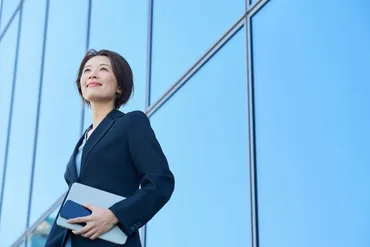 世界のKonMariを生んだ名プロデューサーが説く「捨てる勇気」の大切さ【人生は、捨て。】 