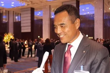ローソン新浪会長が、サントリーHDの社長になった理由とは 