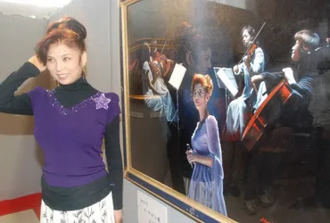 八代亜紀さん、古里への思い画家でも 新八代駅には寄贈の風景画