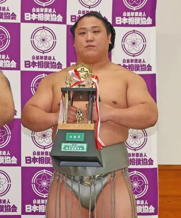 若隆景、大関取りの起点となる関脇での11勝「もちろんそこを目標にやっていきたい」【大相撲秋場所】：中日スポーツ・東京中日スポーツ