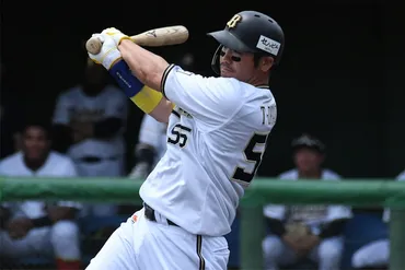 T-岡田引退、オリックスファンを魅了した和製大砲の軌跡とは？T-岡田、19年間のプロ野球人生に幕。輝かしい記録と記憶を振り返る。