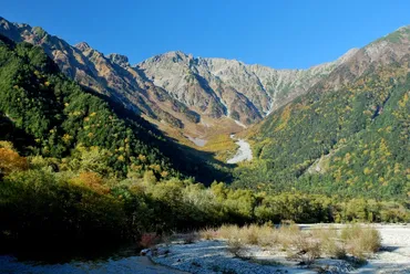 ◇上高地・岳沢の絶景紅葉 