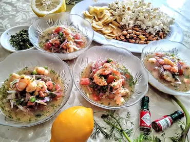 オレンジとエビの出汁入り、エクアドル風セビーチェ（Ceviche） 