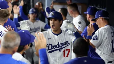 大谷翔平が52号3ラン カーショーの本拠地ラスト登板で逆転勝利 ドジャース3連勝でPS進出決定（日テレNEWS NNN） 