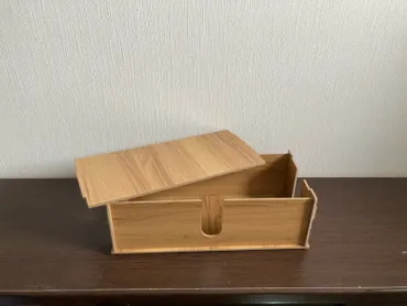 セリアとダイソーの「コンセント収納ボックス」で安全・手軽・コスパ最強でキレイ見え！ 