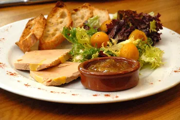 フランス料理の魅力とは？美食大国フランスの食文化を徹底解説！フランス食文化の世界：歴史、食材、マナー、カフェ文化