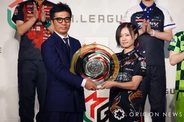 Mリーグ』開幕式 セガサミーフェニックスが優勝シャーレを返還 監督兼任の茅森早香「今シーズンも優勝を目指して」：山陽新聞デジタル