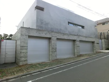 木村拓哉 豪邸はどんな家？：10億円の隠れ家と家族のプライベート公開？木村拓哉一家の豪華邸宅、その全貌とは？