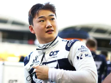 F1】角田裕毅「エンジニアと何を話せばいいかわからない」  低迷から救ってくれた先輩アルボンの存在（webスポルティーバ）
