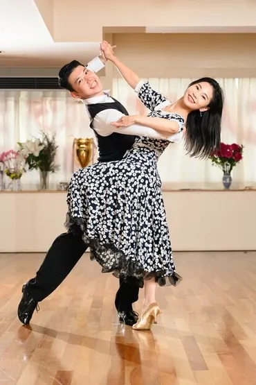 最優先は家族の幸せ」 妻の大学院進学をサポート、共通の趣味である社交ダンスを海外でも