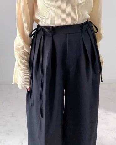 しまむら】体型カバーの天才じゃん…！ゆったり楽ちんな「1969円パンツ」肉感ひろわずオシャレに着こなせるんです《着用レビュー》