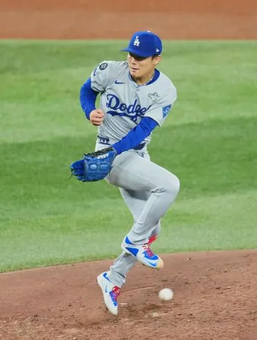 ドジャース、山本由伸の快投で1勝1敗に 大谷翔平は追加点を呼ぶ安打 優勝「20%」から逆襲へ(日刊スポーツ)