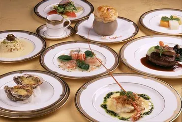 フランス料理ってどんな料理？歴史、日本での広まり、特徴、マナーを徹底解説！フランス料理の歴史と文化