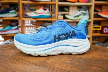 クリフトン10はどんなシューズ？特徴や履き心地を徹底解説！(HOKA)クリフトン10：進化したランニング体験をあなたに
