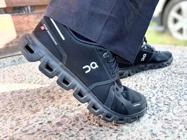 On Cloud6（オンクラウドシックス）レビュー！履き心地やサイズ感、魅力とは？Cloud6（クラウドシックス）の詳細レビュー：特徴、サイズ感、履き心地を徹底解説！