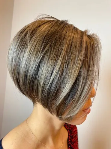 2025年最新】白髪染め+ハイライトで40〜50代に似合うヘアカラー