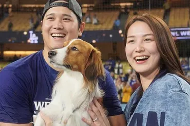 入団会見で「デコピン」が判明…真美子夫人との結婚 生活激変、大谷翔平を支えた゛家族゛