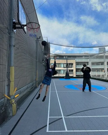 こんなお父さん最高!」市川團十郎 長女&長男とバスケやサッカーを楽しむプライベートショットに称賛「暖かい絆を感じる」