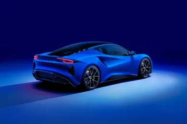 ロータス史上もっとも完成度の高い「エミーラ」は、゛最後の内燃機関モデル゛