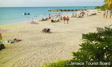 ドクターズ・ケーブ・ビーチ 