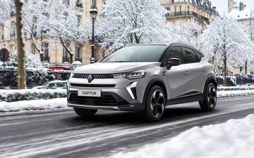 ルノー キャプチャー リミテッド：都会の冬を駆け抜ける、限定車の魅力とは？雪道も安心！キャプチャー リミテッド、200台限定発売