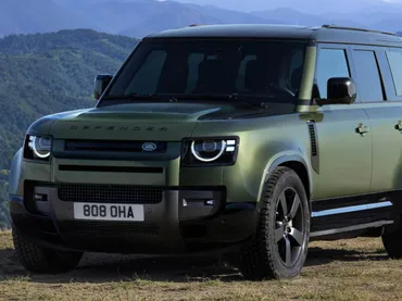 日本だけの特別な「ディフェンダー」! ゛+α゛の装備もお買い得な、75周年記念モデル