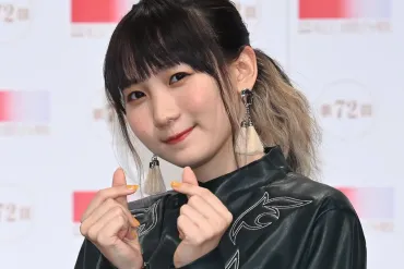 タトゥーがゴツ過ぎたか」YOASOBI 五輪テーマソング担当なのに゛紅白落選゛で憶測広がる 