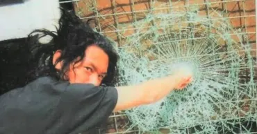 ボアダムズ(Boredoms) 山塚アイ(EYE)の音楽と思想とは？ ライブや活動から迫る音楽表現の核心？ノイズ、実験音楽、そして破壊衝動。山塚アイ、ボアダムズの奇想天外な世界。