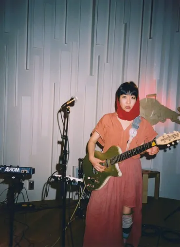 ボアダムスから現在まで、果てしない表現の宇宙とコアとなる姿勢。YoshimiOのフラクタルな活動を追う。 