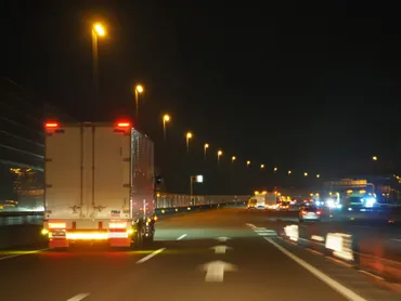 夜間トラックドライバーの安全走行のための注意点とは!？ 