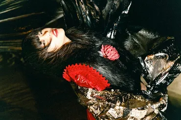 BiSHアイナ・ジ・エンドがソロ本格始動！1stアルバム「THE END」発売、初ツアー開催決定（動画あり） 