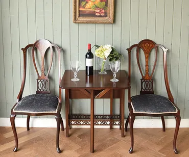 マホガニー材の家具の魅力を知って、上品で高級感あふれるステキなお部屋作りをしませんか