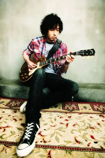 斉藤和義ってどんな人？飾らない音楽と家族愛！(斉藤和義、音楽、家族？)斉藤和義、音楽と結婚、プライベートに迫る!