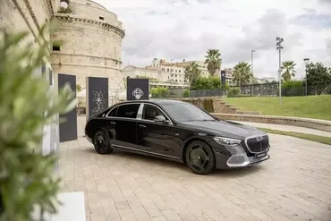 新たに発売されたメルセデス・マイバッハS680 V12エディション2026は、わずか50台限定生産となる。