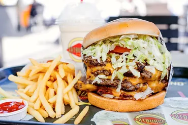 破壊力抜群の米ハンバーガーチェーン Fatburger が日本に上陸