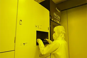 ナノインプリントリソグラフィ技術を使用した半導体製造装置を発売 シンプルな仕組みで微細な回路パターン形成を実現し幅広い半導体製造を実現