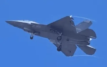 中国海軍ステルス戦闘機J