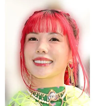 仲里依紗、アメリカでのサマーキャンプを終えた息子との再会に「大人になったよね」「すごくしっかりした」 母の顔をのぞかせて感動