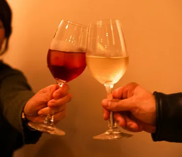 既婚者とのサシ飲みは浮気になるのか!?なる派とならない派の主張 – 電話占いシエロ