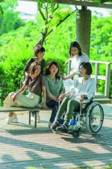 30代で「徐々に歩けなくなる難病」に。二児の母がそれでも前を向く理由