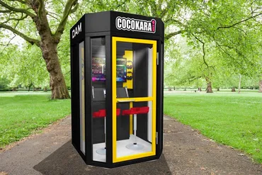 まるで懐かしの電話ボックス?! 新しいカラオケのスタイル「COCOKARA」が10月1日新登場!