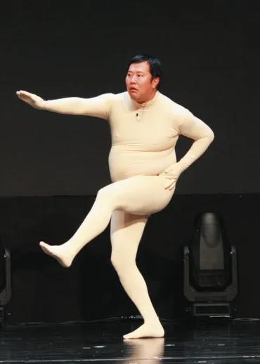 ◇とにかく明るい安村がめずらしく?全身タイツで出演【写真】:中日スポーツ・東京中日スポーツ