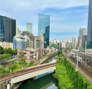 すずめの戸締まり』の聖地巡礼をしながら立ち寄りたい、全国のオススメの店